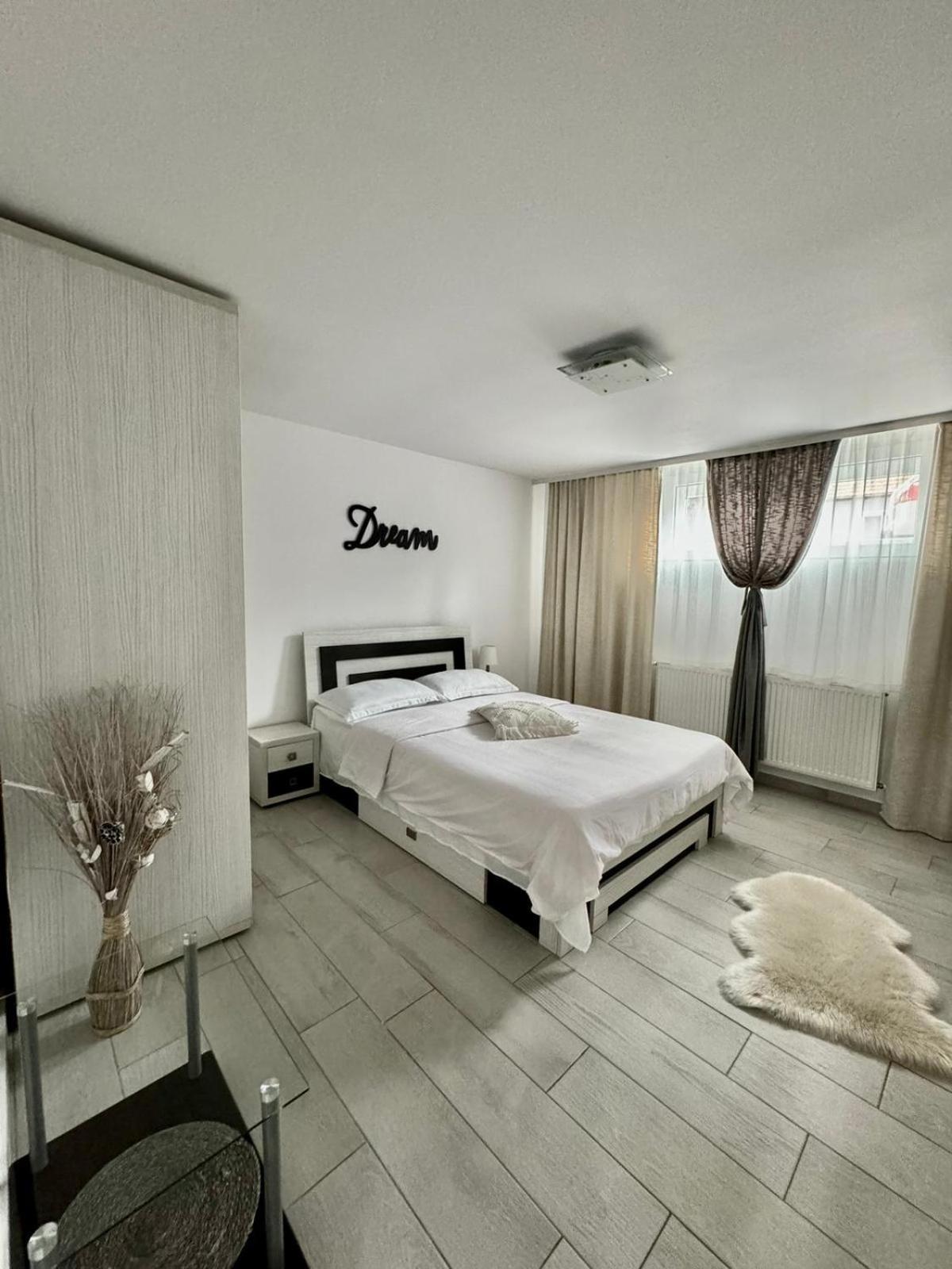 La Relax Apartment Brasov Bagian luar foto