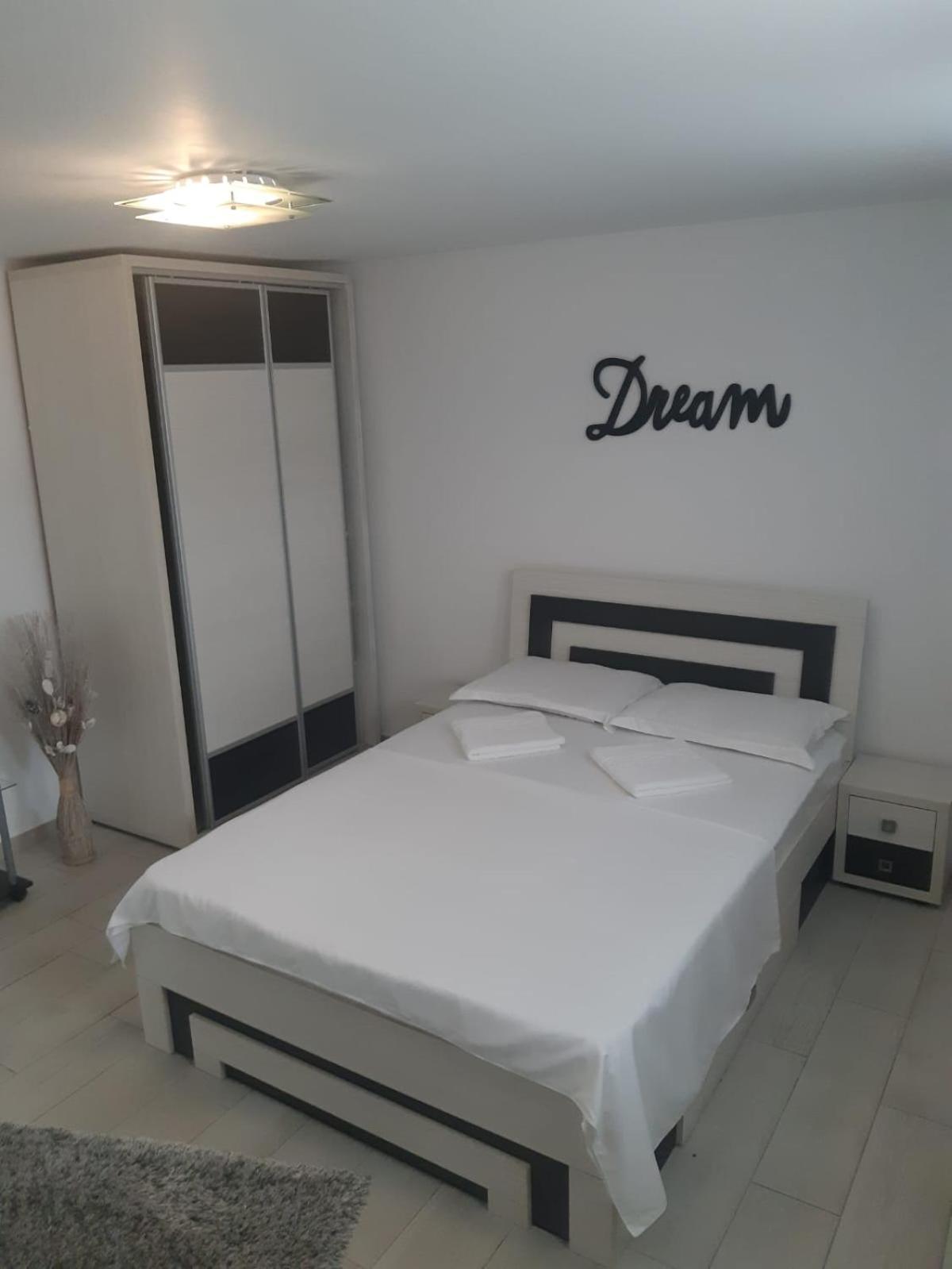 La Relax Apartment Brasov Bagian luar foto