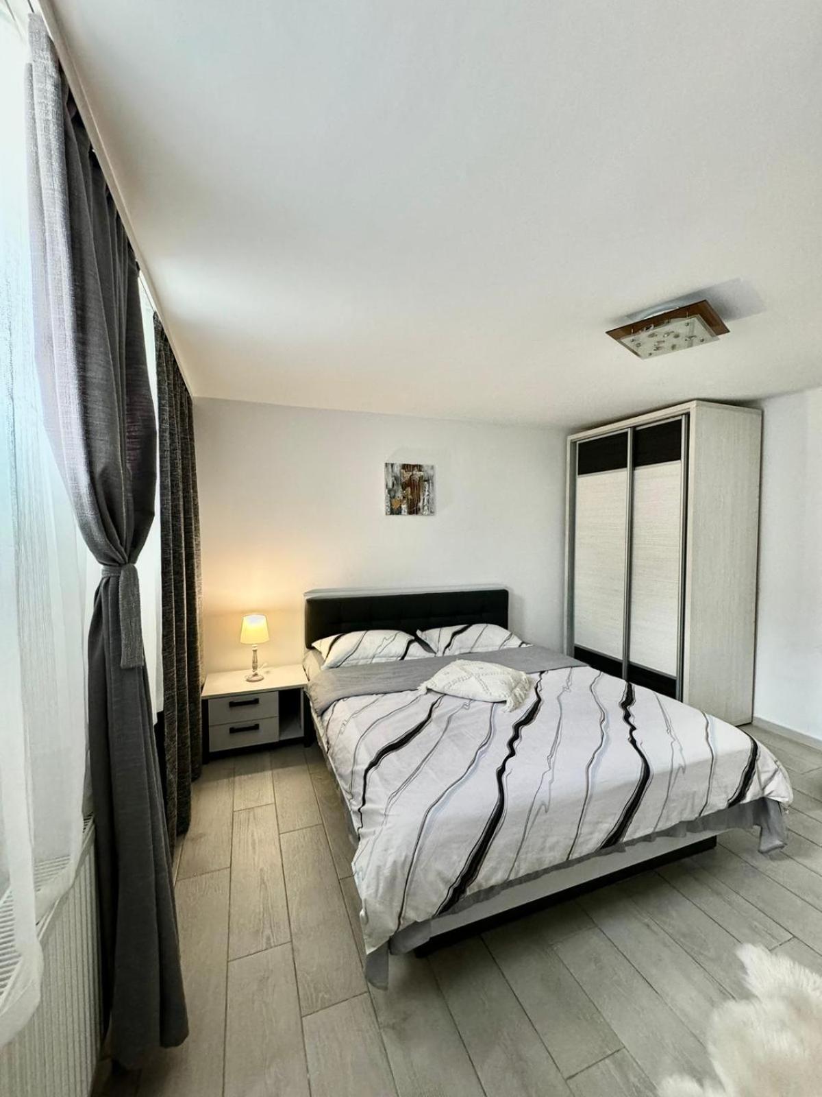 La Relax Apartment Brasov Bagian luar foto