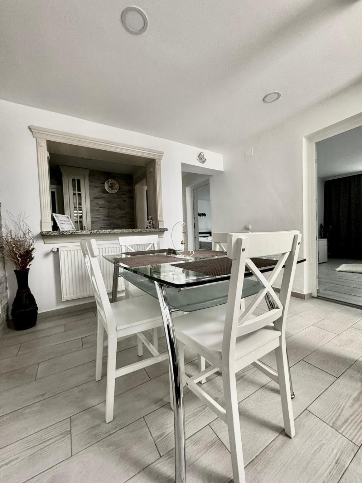 La Relax Apartment Brasov Bagian luar foto