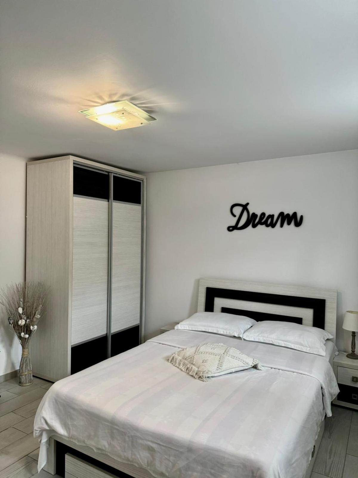 La Relax Apartment Brasov Bagian luar foto